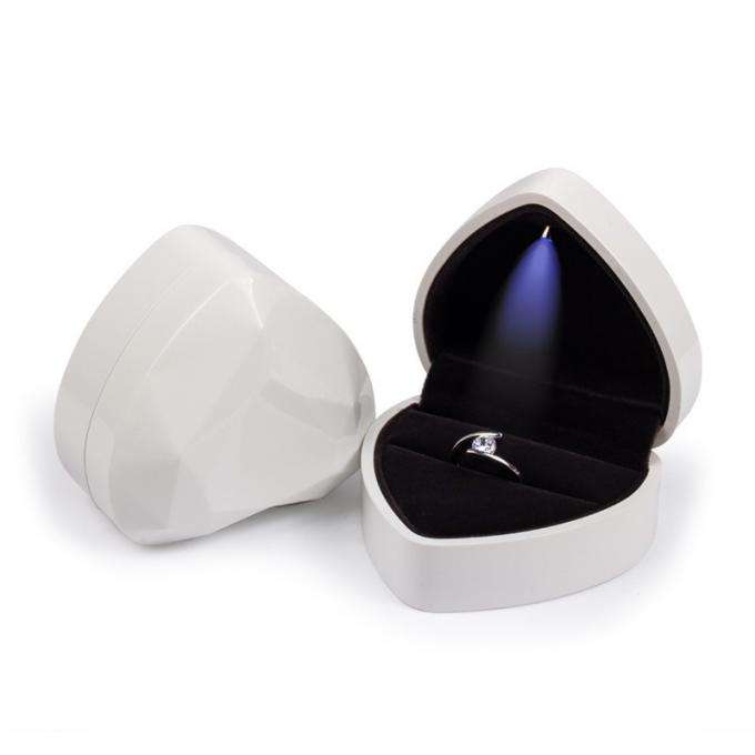 Il punto LED accende l'imballaggio in forma di cuore creativo del lusso della luce dei contenitori di gioielli del pendente della collana del contenitore di anello LED 5
